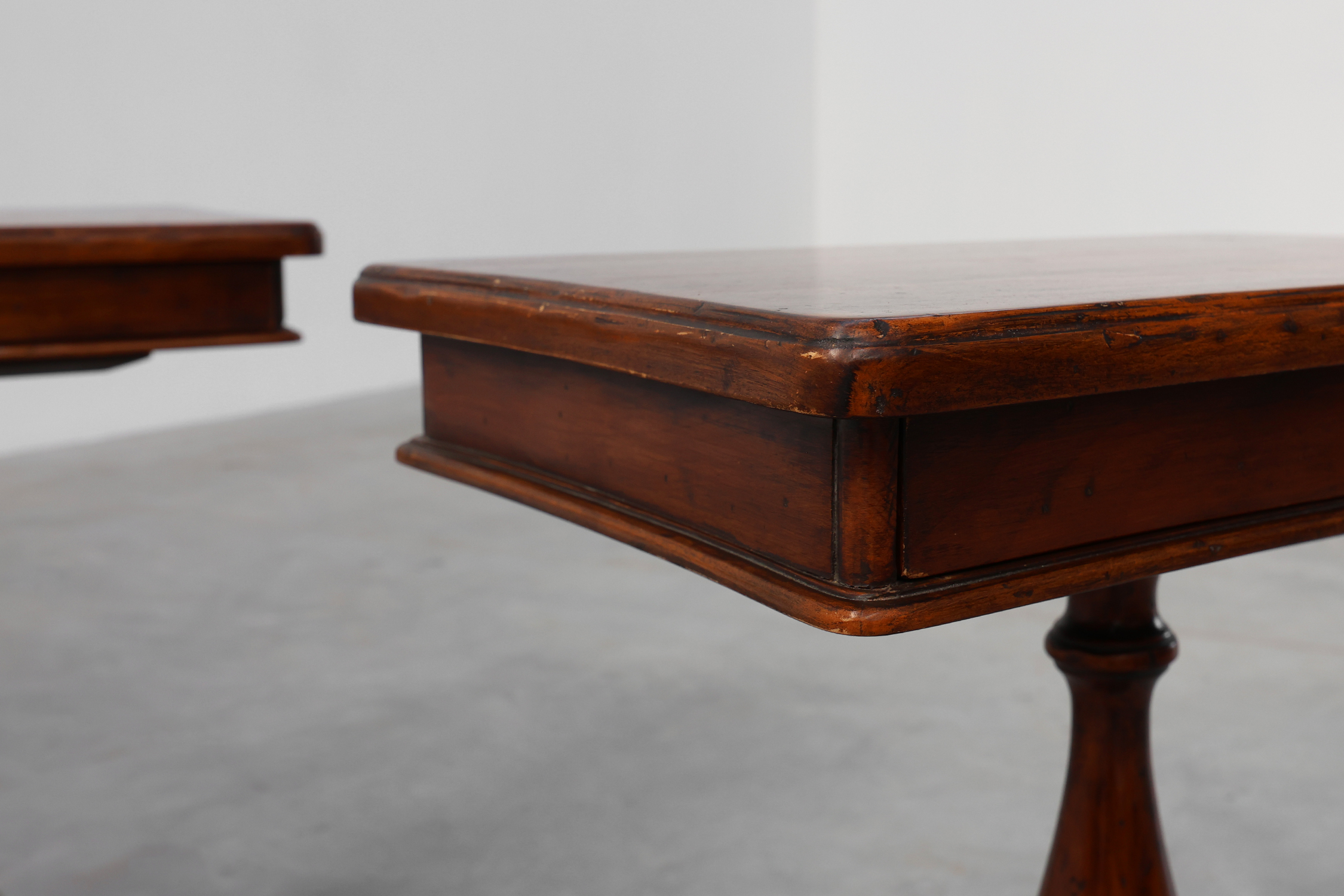 Pair of 20th century English nightstands in George IV stylethumbnail